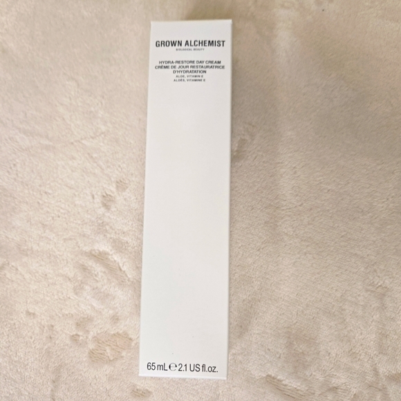 FULL-SIZE Grown Alchemist Hydra-Restore Day Cream - Picture 2 of 11